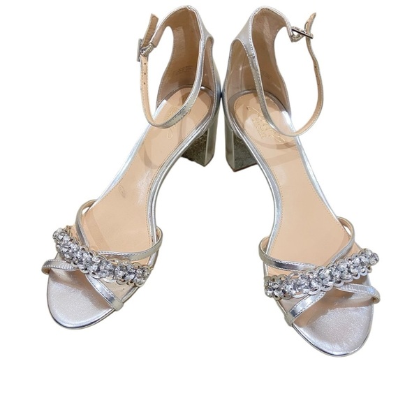 Jewel Badgley Mischka Silver Sandals - Picture 3 of 14